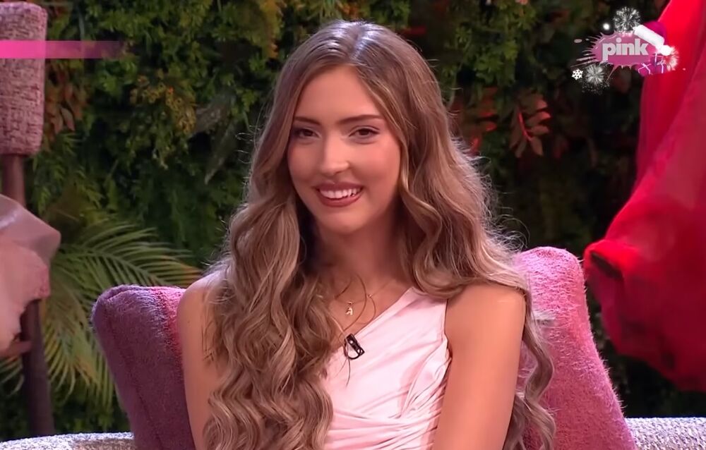 Atina Tošić, Nika Tošić