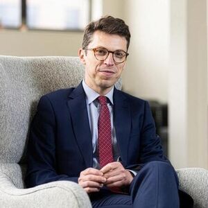 "Čula su se 3 glasna praksa..." Upucan profesor nuklearne fuzije sa čuvenog MIT-a u svom stanu, preminuo u bolnici!