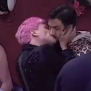 GEJ AKCIJA U ELITI DIGLA NAROD NA NOGE! Zgrabio ga za glavu pred svima, nije mogao da se OBUZDA, kamera snimila sve