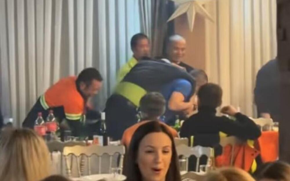 KINEZ SE MALO ZANEO SA RAKIJOM, PA GA IZNELI KAO BADNJAK: Internet eksplodirao zbog snimka sa srpskog veselja!