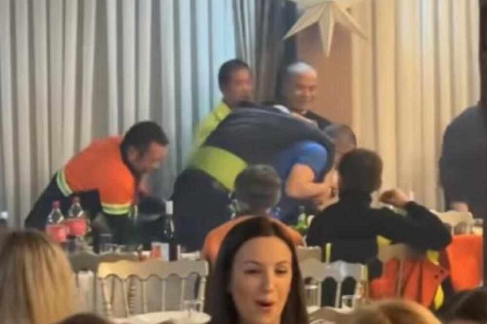 KINEZ SE MALO ZANEO SA RAKIJOM, PA GA IZNELI KAO BADNJAK: Internet eksplodirao zbog snimka sa srpskog veselja!