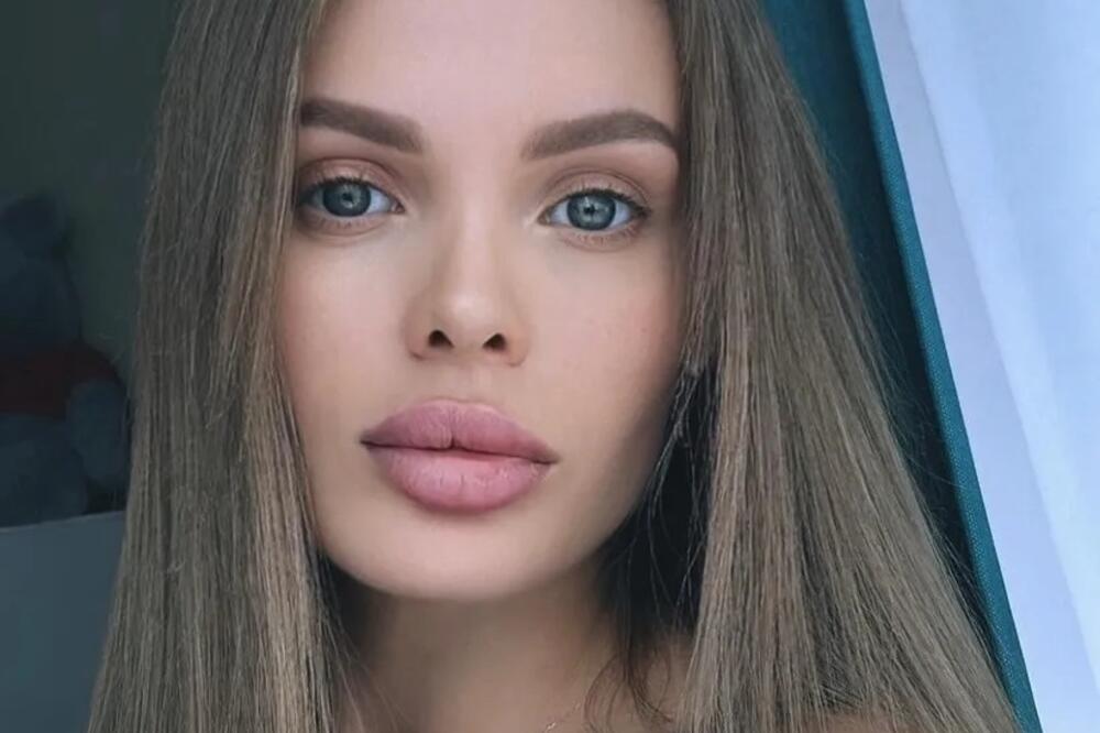 LEPA ANŽELIKA SE HVALILA DA LUKSUZNO ŽIVI, PA DOBILA PESNICE U GLAVU: Morala OVO da radi dečku da bi živela kao CAR