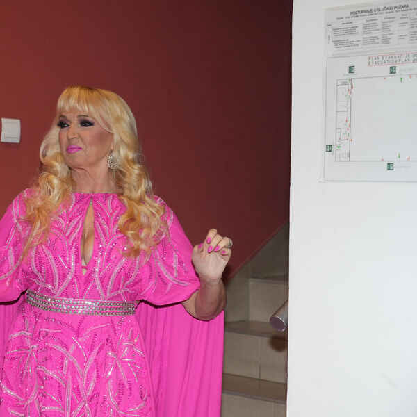 Kolegama pozajmljivala pare, a sad otkrila da li su joj vraćali: Prava je bogatašica, a na jedno i ne pomišlja