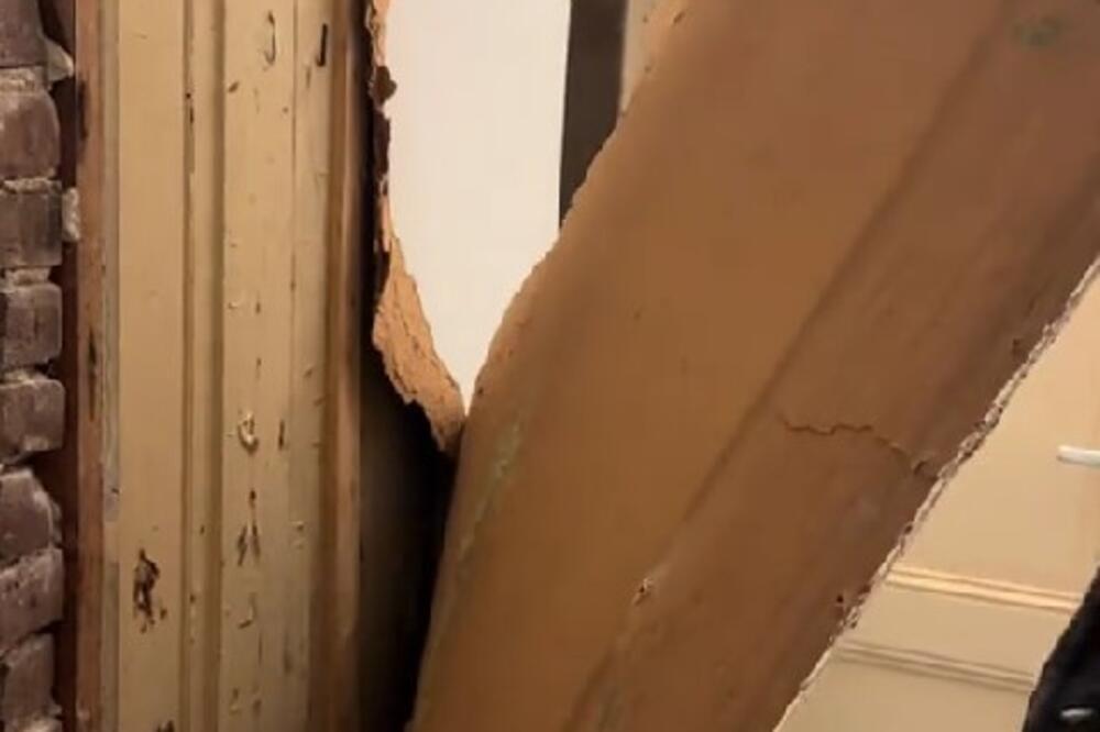 Renovirali kuću, pa otkrili tajnu prostoriju: Skinuli staru ploču sa zida, pa naišli na...