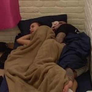 RAZOTKRILA MU FETIŠ U LAJVU NA PINKU! Otišla pod pokrivač sa bivšim ROBIJAŠEM, pa ZGROZILA NAROD - "Voliš to?"