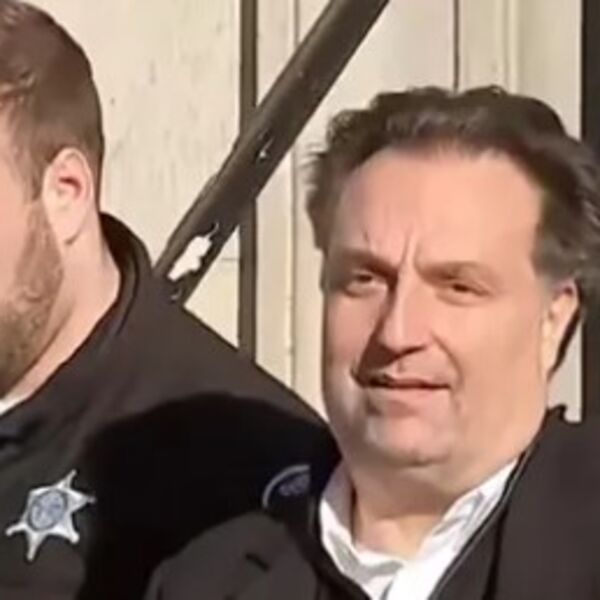 NAJNOVIJI SNIMAK BRAJANA VOLŠA NAKON PRESUDE: Jedva stoji, samo što ne zaplače, vode ga pravo u zatvor! (VIDEO)