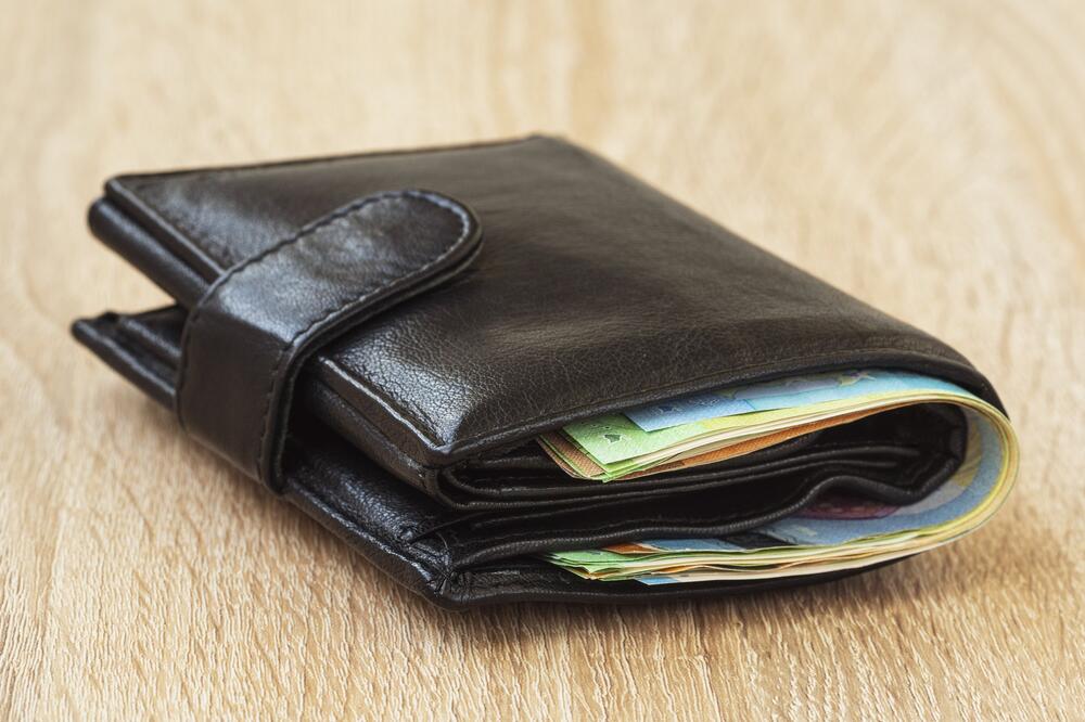 Radnik izgubio novčanik na poslu, našao ga mehaničar 11 godina kasnije: Evo šta je bilo u njemu, neverica i užas!