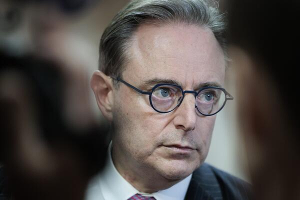 OVO JE SABOTER KOJI JE CELU EU MAŠINERIJU RAZNEO U PARAMPARČAD Sledi dramatično poglavlje: "IDEM U SANKT PETERBURG"