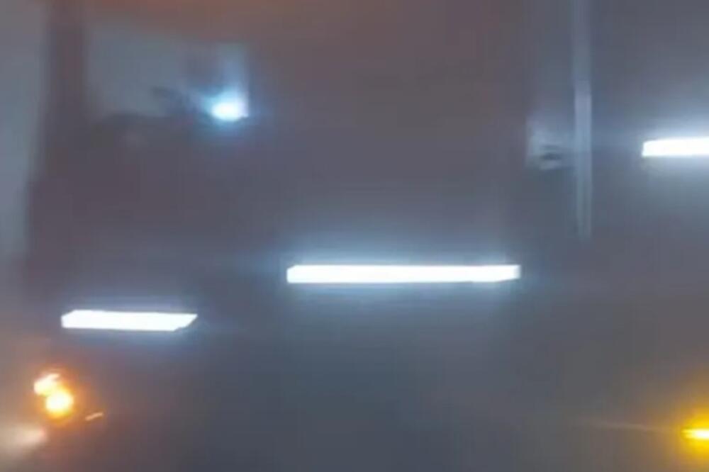 Vozači se jedva probijaju kroz "zid": Najgušća magla pala na ovaj grad u Srbiji, prizor je neverovatan! (VIDEO)