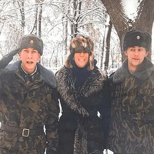 PROCURILE SRAMNE FOTKE EPSTAJNOVE SARADNICE! Razuzdana brineta u vrelim pozama - NIŠTA NIJE NI PROBALA DA SAKRIJE!