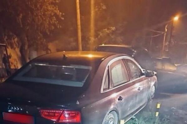 Ovo je automobil u kojem je bio Jevto Jevtić kada je pucano na njega: Haos u Zemunu, za dlaku izbegao smrt