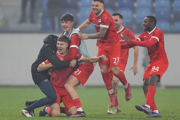 IMT pregazio Partizan i pobedio samo 1:0 golom 17-godišnjaka i približio Crvenu zvezdu prvom mestu (Video)