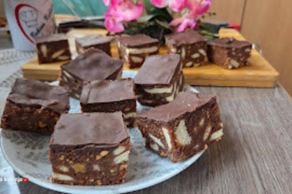 Pravo čudo na tanjiru: Snikers bajadera se topi u ustima, posni kolač koji uspeva i neiskusnim domaćicama