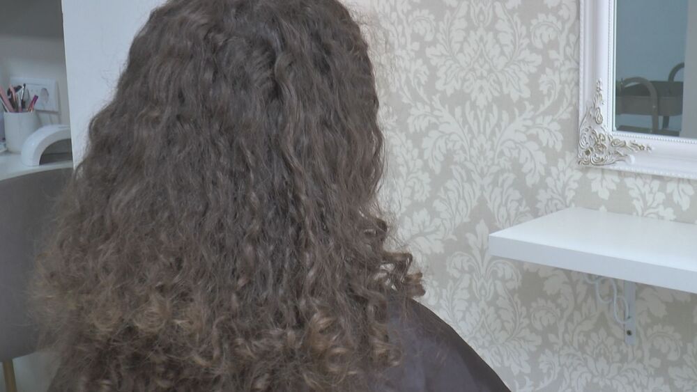 Lazar koji se nije šišao od rođenja, sada donirao kosu obolelim mališanima