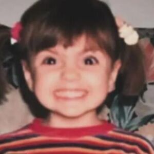 NEKAD SKROMNA DEVOJČICA, A DANAS ZA SEBE KAŽE DA JE SPONZORUŠA! Otac joj pokojni PEVAČ, a ona se BAVI...