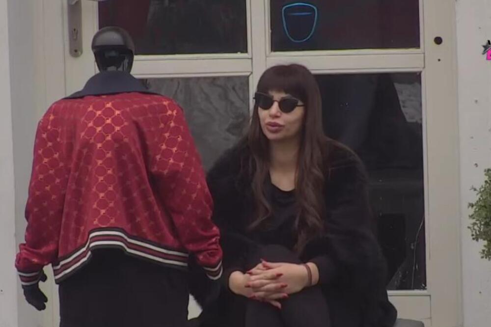 NOVI SNIMAK MILJANE KULIĆ POSLE OBILNOG KRVARENJA! Stigla iz Urgentnog, dočekao je ON