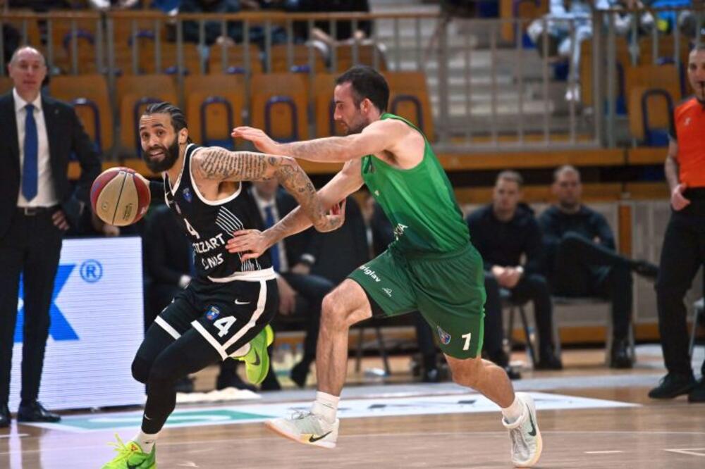 Duejn Vašington oborio rekord regionalnog takmičenja - 48 poena! Partizan srušio Krku na krilima Amerikanca!