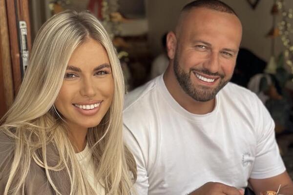 JOŠ UVEK NIŠTA OD BEOGRADA! Porodica Polumenta ne može da dođe u Srbiju - supruga pevača na svu muku i TRUDNA