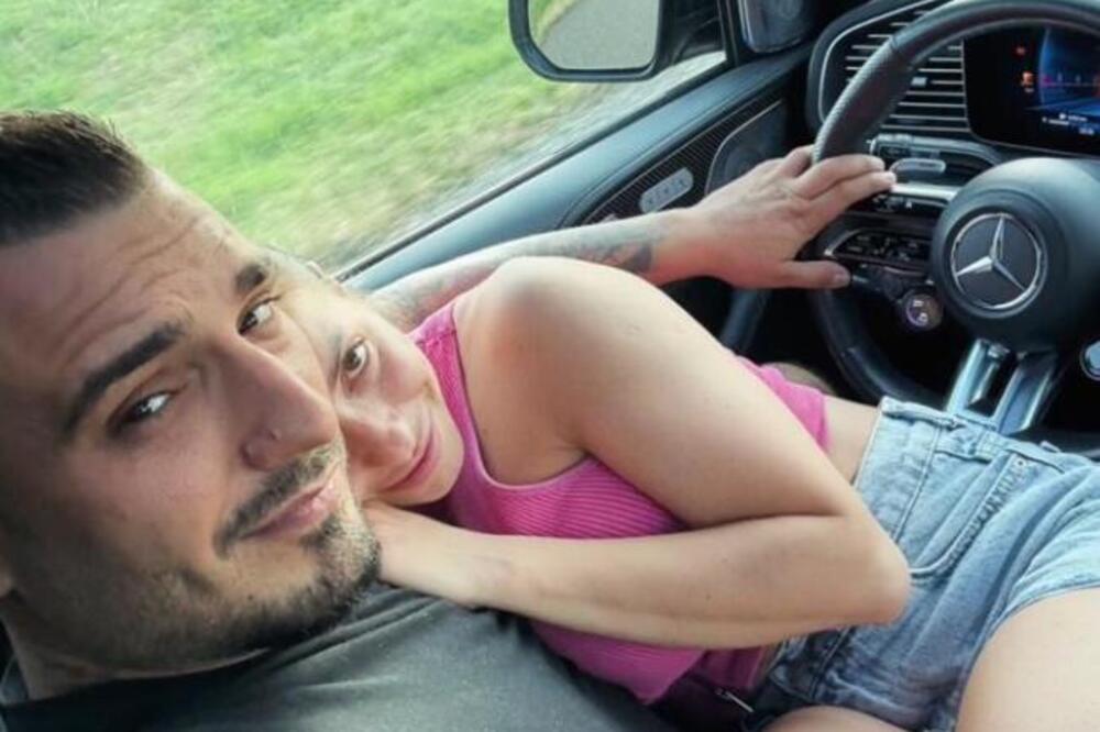 DARKO LAZIĆ SAD VOZI I SA ŽENOM U KRILU! Najšokantnija slika obišla Srbiju, narod se KRSTI DOK GLEDA U...