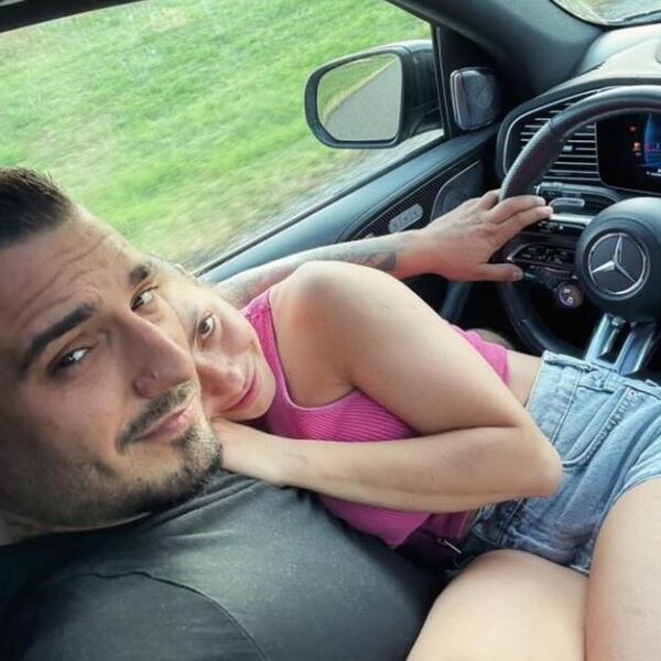 DARKO LAZIĆ SAD VOZI I SA ŽENOM U KRILU! Najšokantnija slika obišla Srbiju, narod se KRSTI DOK GLEDA U...