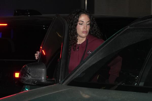 KO JE PREZGODNA MAČKA? Beograđani nisu mogli večeras da odvoje pogled od nje - MUŽ JOJ JE KONTROVERZNI...