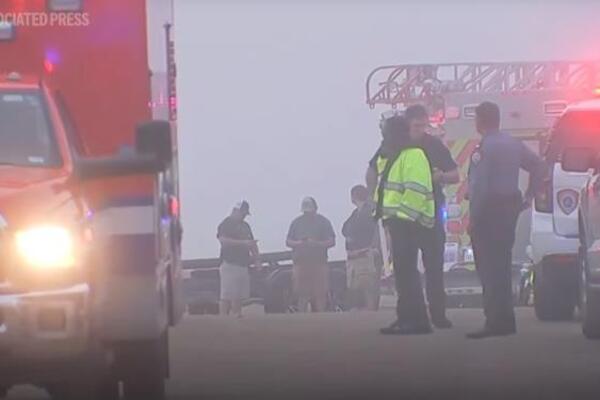 Najmanje 5 osoba poginulo u padu aviona! Prevozili dvogodišnjeg pacijenta, pa se srušili (VIDEO)