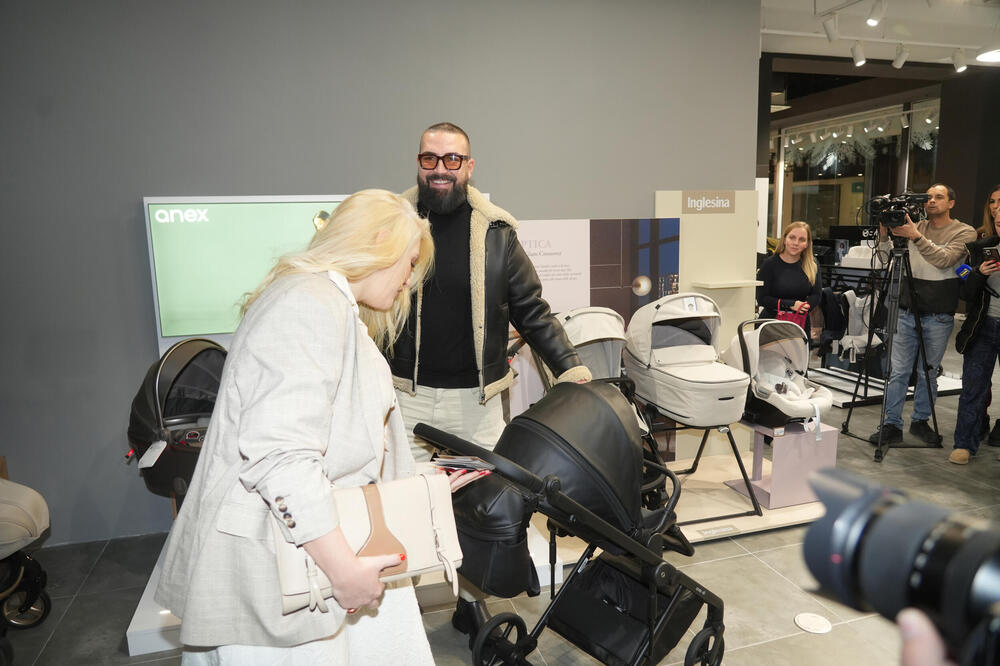 MOĆNIJE MUŠKO IME MU NISU MOGLI DATI! Otkriveno kako im se zove TREĆE DETE! Nije moglo zvučnije