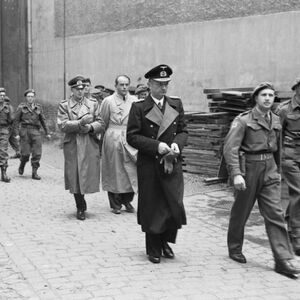 Ovaj čovek je nasledio Hitlera, sam diktator ga je izabrao! Bio je poslednji vođa Trećeg Rajha, a znate li ko je?