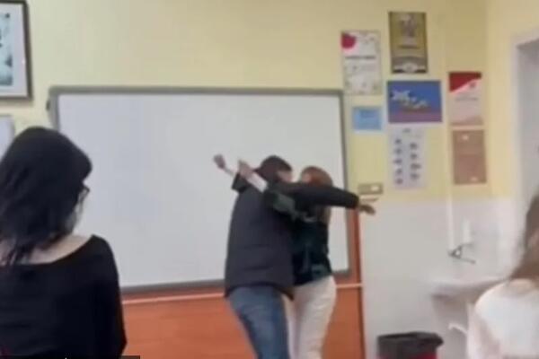 Đaci u Pančevu su svojoj profesorki pripremili nešto što nikada neće zaboraviti: Ovaj momenat pamtiće za života