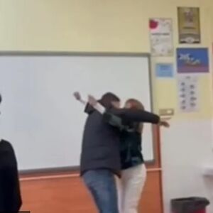 Đaci u Pančevu su svojoj profesorki pripremili nešto što nikada neće zaboraviti: Ovaj momenat pamtiće za života