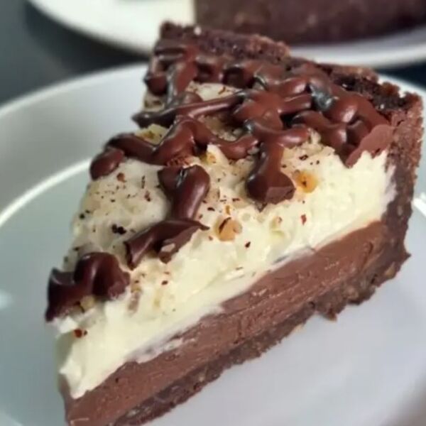 Od ovoga ne može kremastije: Kolač koji se ne peče, gotov za 15 minuta, a ukus se ne zaboravlja