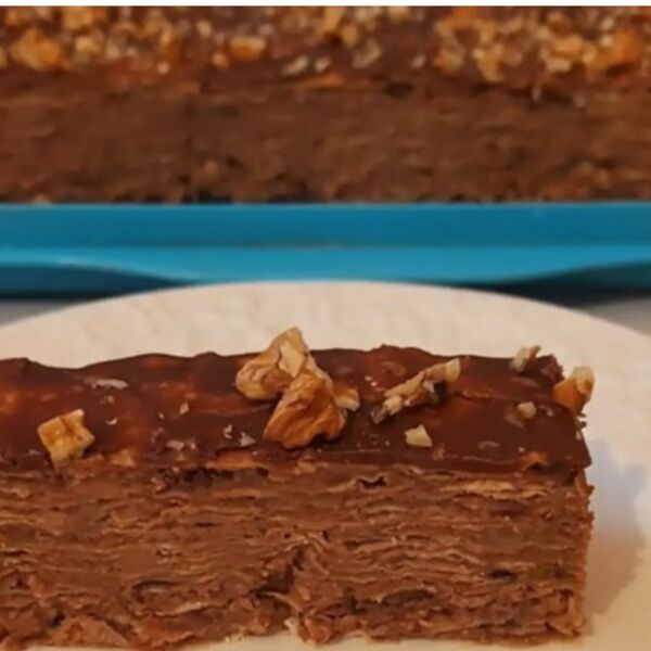 Stara sarajevska torta koja osvaja već na prvi zalogaj: Ne peče se a pravi se začas, gosti uvek traže recept!