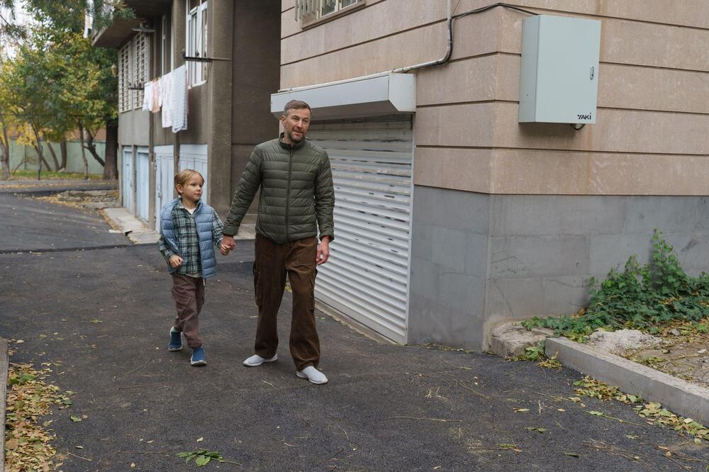 VIDEO DA MU NEMA SINA, PA OTRČAO U POLICIJU DA PRIJAVI NESTANAK, A ONDA...Kad je saznao gde je, PLAKAO JE KAO KIŠA!