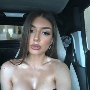 U novogodišnjoj euforiji: Ovako je Jovana Tomić okitila jelku! FOTO