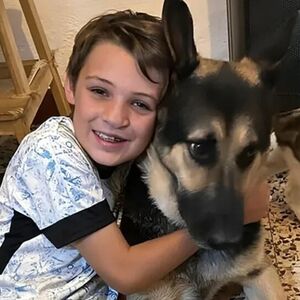 Mališan žrtvovao život da spasi majku od pomahnitalog ubice! Vezao joj ruke i noge, potom izbo dečaka, a onda...