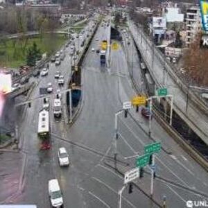 BEOGRAD SE VEĆ POLAKO PRAZNI: Nigde nema zastoja, VOZILA SAMO PIČE - prizor koji se retko VIĐA, ali se PAMTI (FOTO)