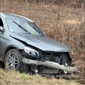 SRPSKI PEVAČ DOŽIVEO STRAŠNU SAOBRAĆAJNU NESREĆU! Auto SMRSKANO, slike sa lica mesta su jezive