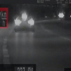 Vozio 238 km/h na putu sa ograničenjem 100 km/h - nije imao saobraćajnu: Kada je policija videla tablice, novi šok!