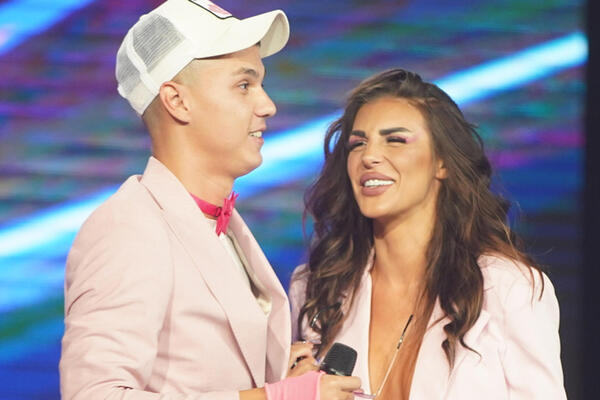 ENA I PEJA SAOPŠTILI KAKO ĆE IM SE ZVATI ĆERKA: Ljudi u neverici koje ime su odabrali za naslednicu