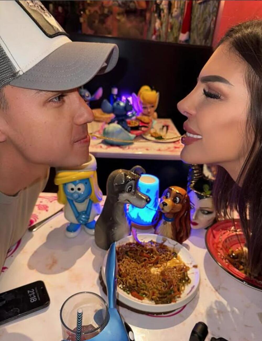 NJEN STOMAK SVE OTKRIO! Svi bruje o TRUDNOĆI Zlatine snajke, ona NESVESNO pokazala da NOSI BEBU?