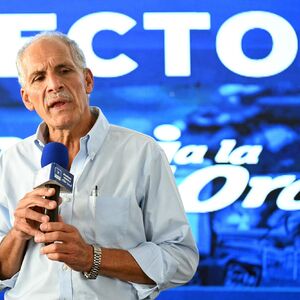 PREDSEDNIK KONGRESA NAPLJUVAO TRAMPOVOG ČOVEKA: Ne priznaje njegovu pobedu, objavljeni rezultati!