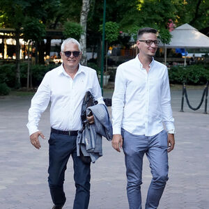 ŽENI SE ŠLJIVIĆ! Veridba pala kao grom iz vedra neba, evo ko je MLADA