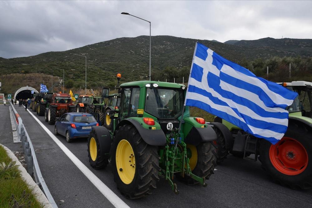 HILJADE TRAKTORA BLOKIRALO PUTEVE U GRČKOJ: Evo šta će dalje biti sa protestima, odluka pada sutra!