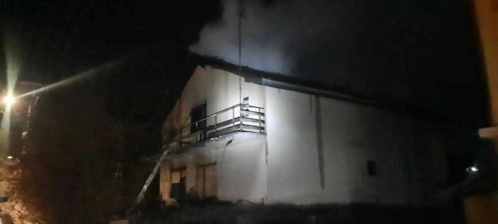 Drama u porodičnoj kući u Žabarima: Ekipe se hitno zaputile na lice mesta!