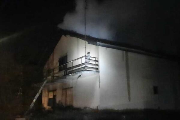 MAJKA KRENULA DA SE GUŠI U SNU, A ONDA JE SHVATILA ŠTA SE DEŠAVA: Poslednjim atomima snage izašla iz kuće i...