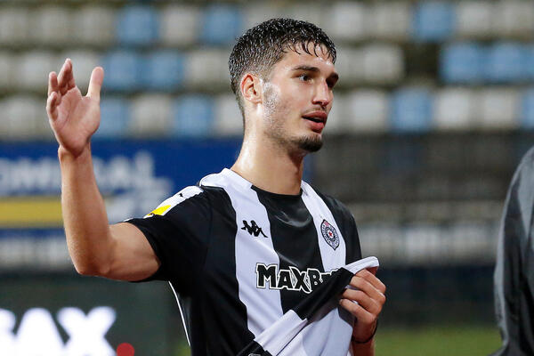 Partizan potencijalnu zamenu za Nikolu Simića našao u supertalentovanom štoperu iz Superlige Srbije