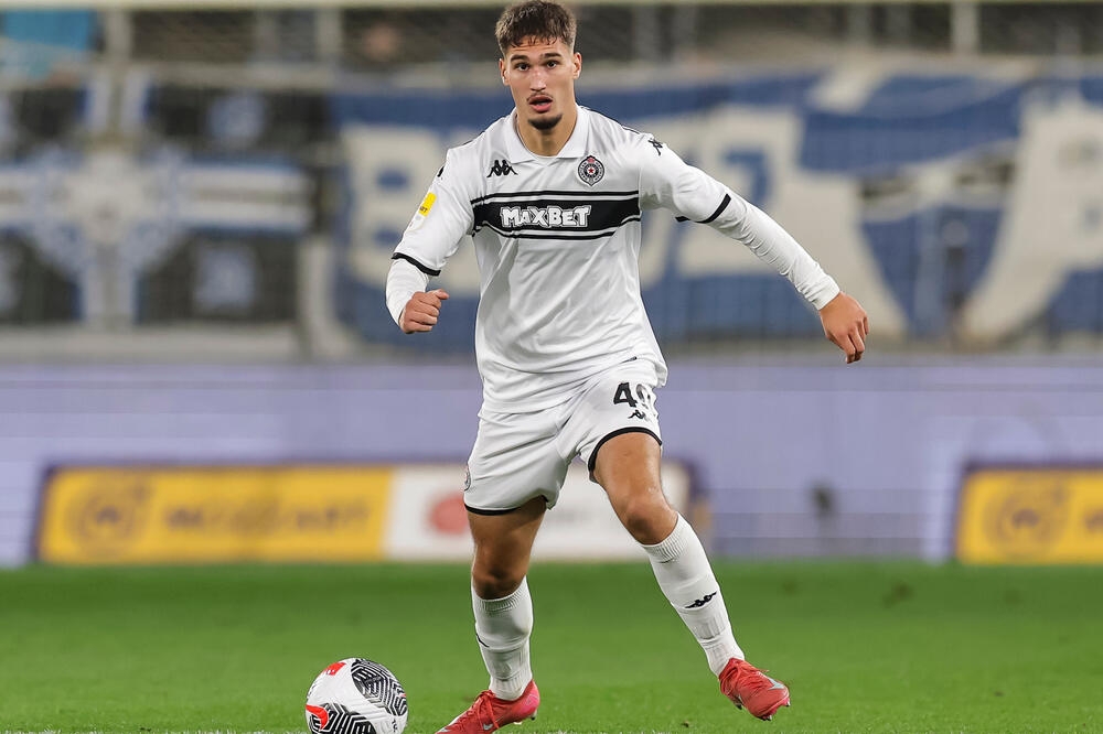 Espreso saznaje! Partizan (za sada) nije krenuo u ofanzivu na potpis zamene za Nikolu Simića (Foto)