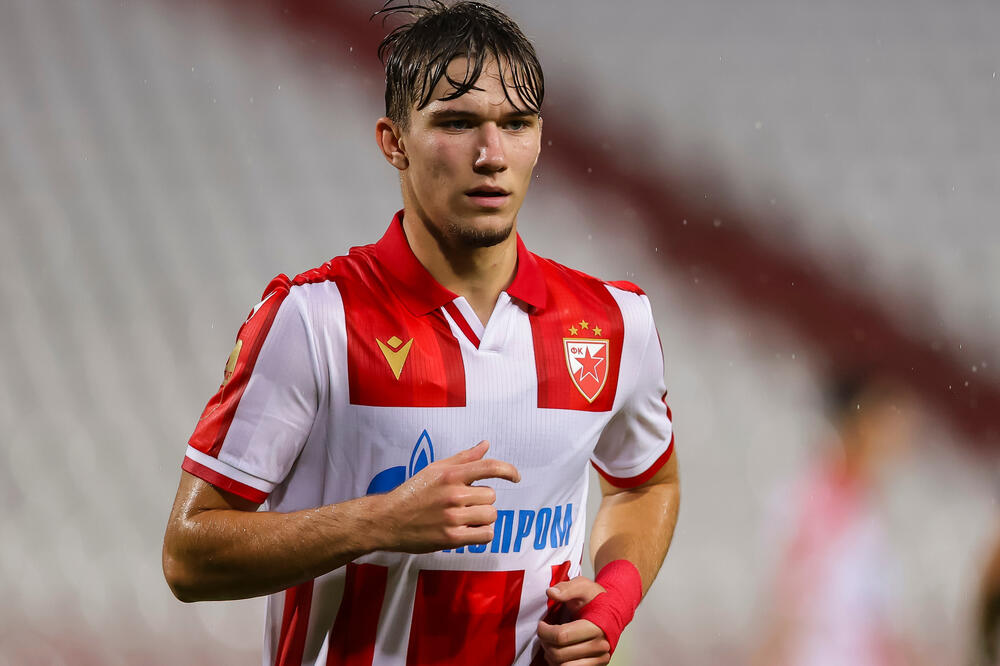 Vasilije Kostov probija nestvarnu sumu od 100.000.000 zarade Crvene zvezde od omladinske škole (Foto)