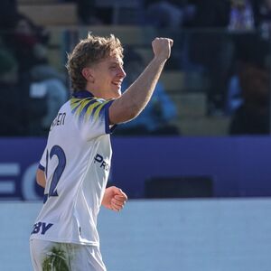 Parma vratila Fiorentinu u realnost, Komo lagano sa Lećeom, Kaljari osvojio Torino (Video)