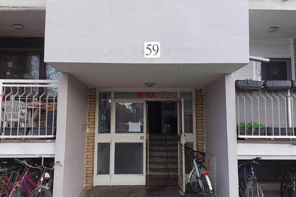 "INSPEKTORI SU BILI ZBUNJENI" Oglasile se komšije muškarca za kog se sumnja da je ubio roditelje: Ljudi su van sebe